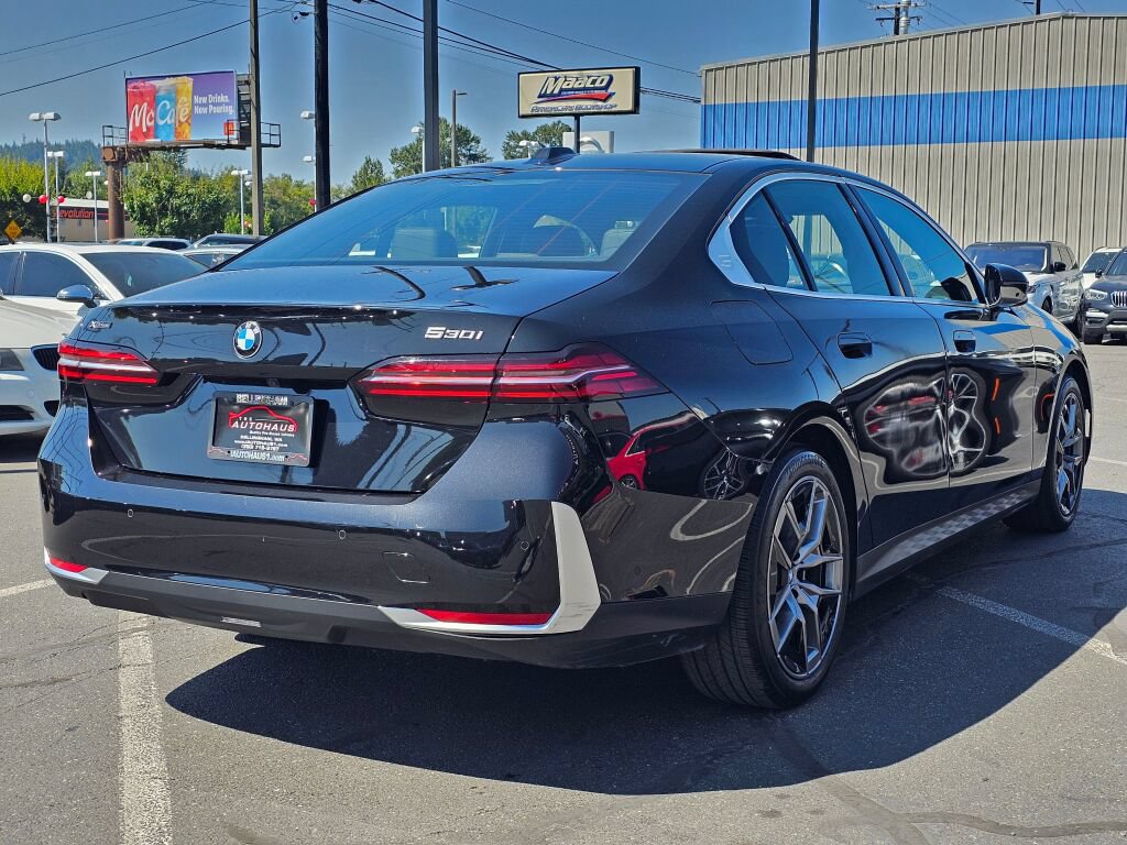 Used 2026 BMW 530i xDrive w/ Premium Package AWD/4WD image 5