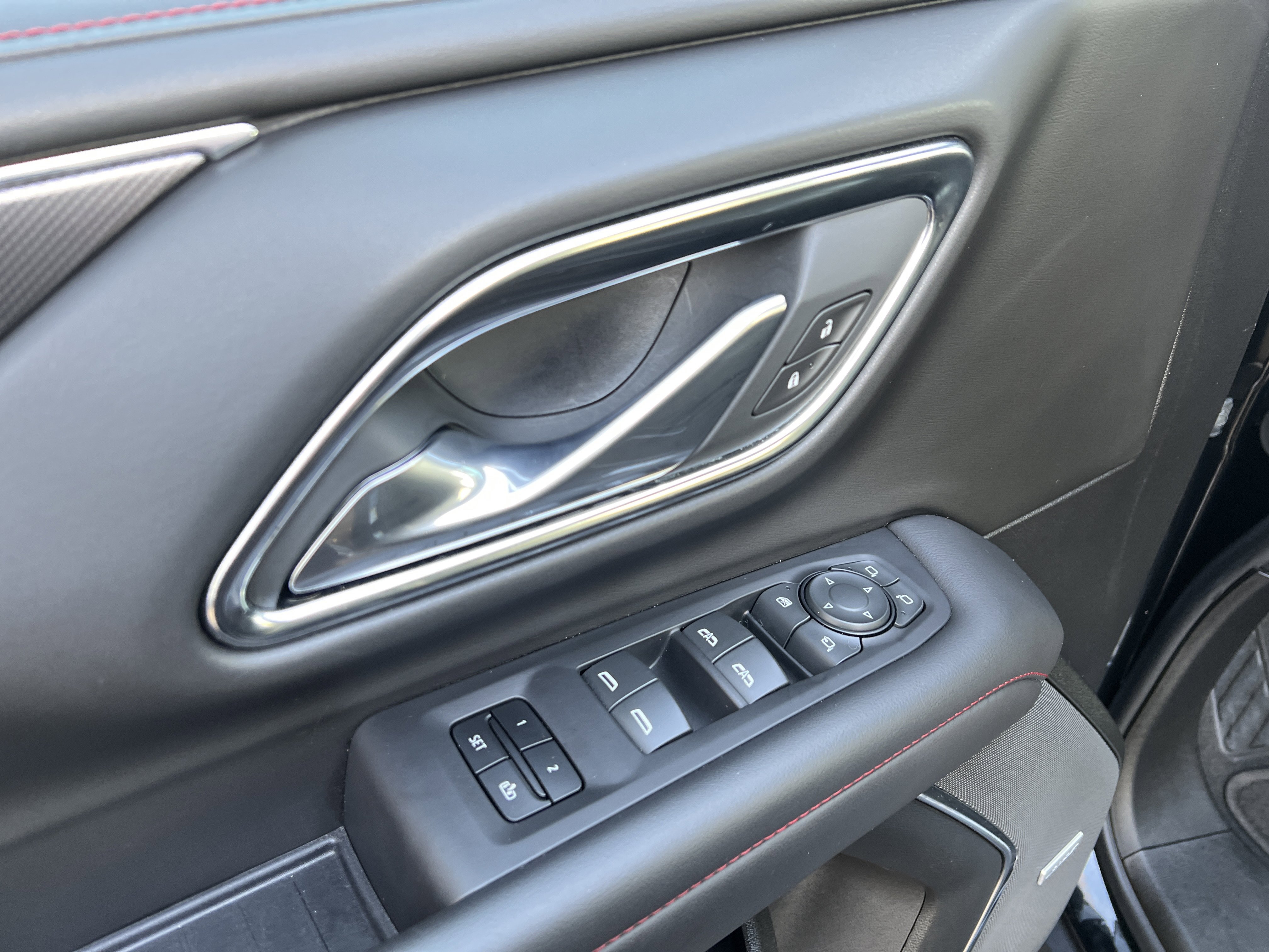 Certified 2024 Chevrolet Suburban RST w/ Luxury Package image 15