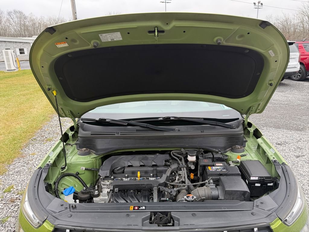 Certified 2022 Hyundai Venue SEL image 29