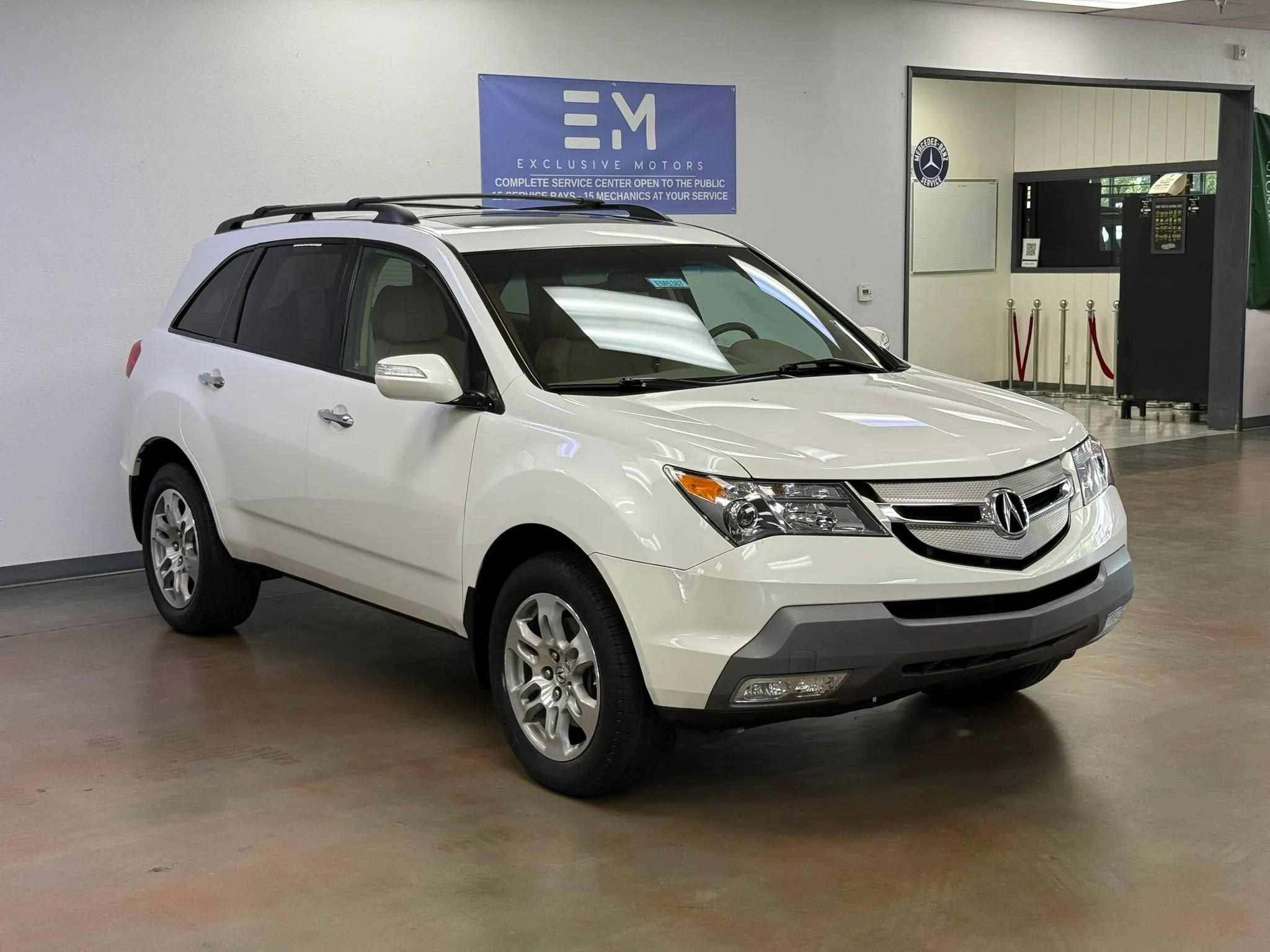 Used 2009 Acura MDX w/ Technology Package AWD/4WD image 2
