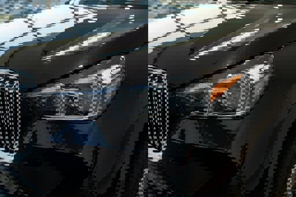 Used 2025 BMW X1 xDrive28i w/ Technology Package image 8