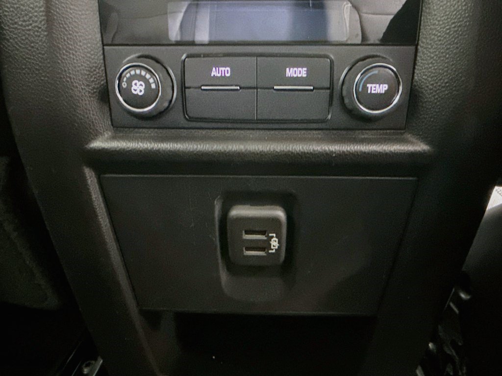 Used 2019 Chevrolet Traverse LT FWD image 43