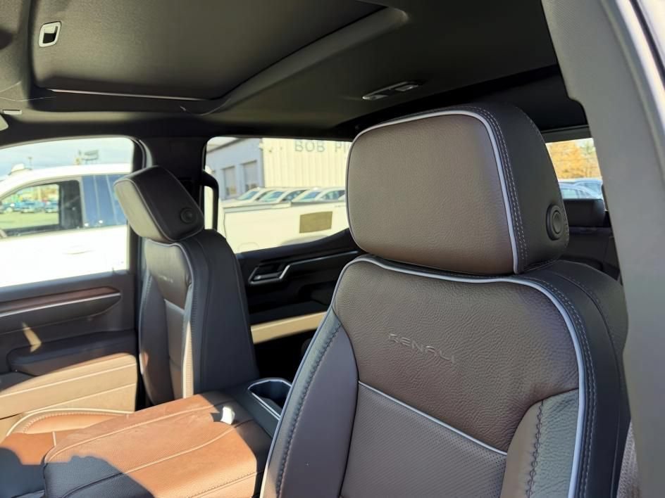 New 2026 GMC Sierra 1500 Denali AWD/4WD image 12
