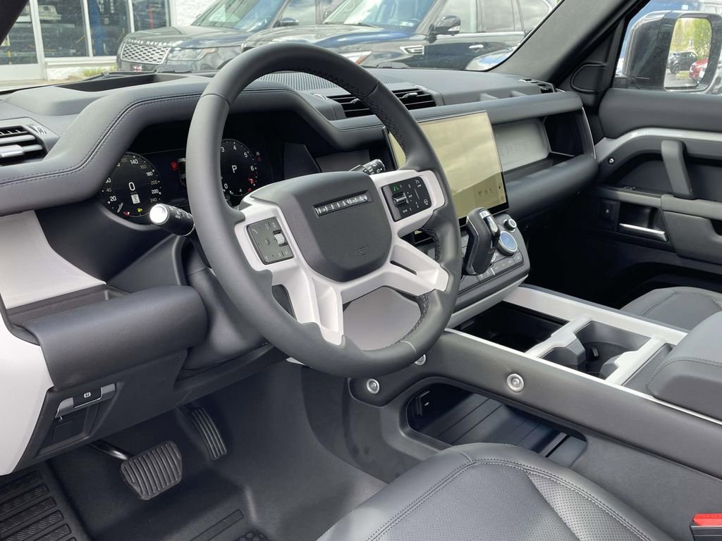 New 2026 Land Rover Defender 130 X-Dynamic SE AWD/4WD image 13