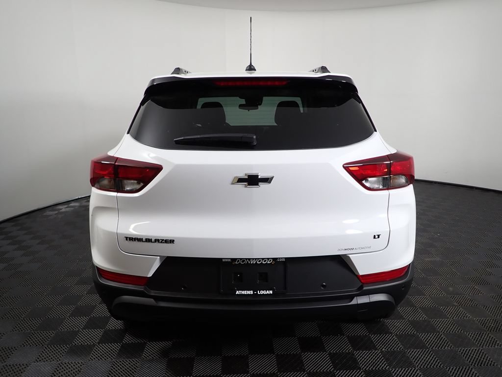 New 2026 Chevrolet TrailBlazer LT w/ Midnight Edition FWD image 11