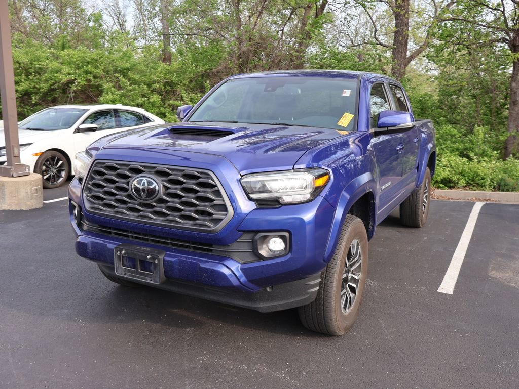 Used 2023 Toyota Tacoma TRD Sport w/ Technology Package AWD/4WD image 3