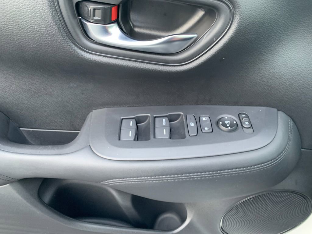 Used 2023 Honda HR-V LX image 31