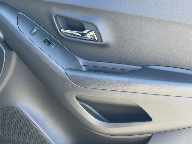 Used 2022 Chevrolet Trax LS w/ Tint and Cruise Package image 16