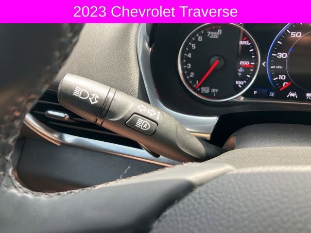 Used 2023 Chevrolet Traverse Premier image 33