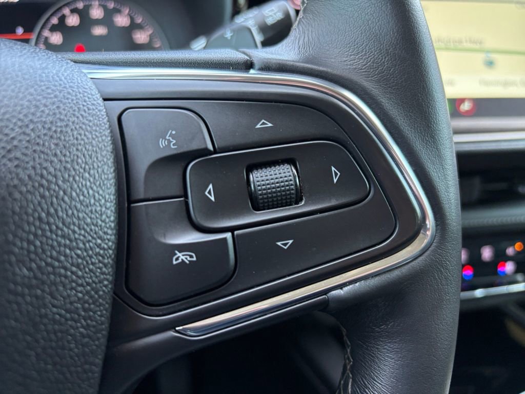 Used 2023 Buick Envision Avenir image 21