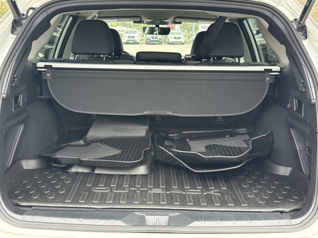 Used 2023 Subaru Outback Onyx Edition image 12