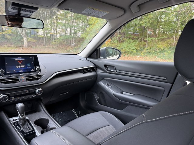 Used 2025 Nissan Altima 2.5 S FWD image 30