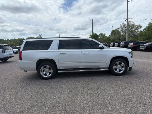 Used 2017 Chevrolet Suburban LT w/ LT Signature Package image 4
