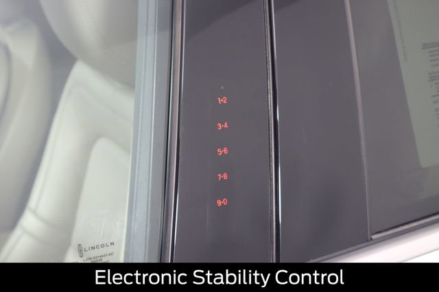 Used 2022 Lincoln Corsair Reserve w/ Equipment Group 201A AWD/4WD image 23