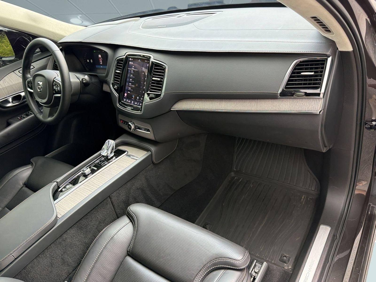 Certified 2023 Volvo XC90 T8 Ultimate AWD/4WD image 31