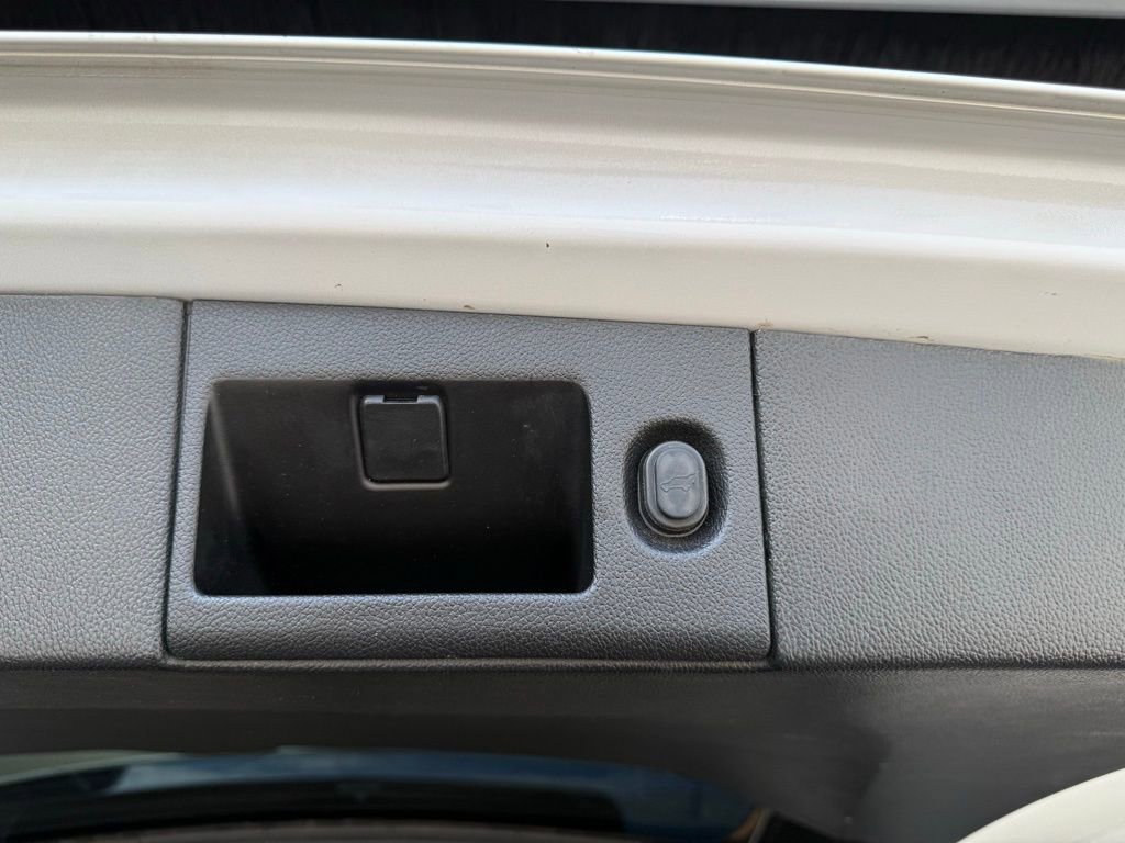 Used 2019 Chevrolet Suburban Premier w/ Premier Plus Edition AWD/4WD image 58