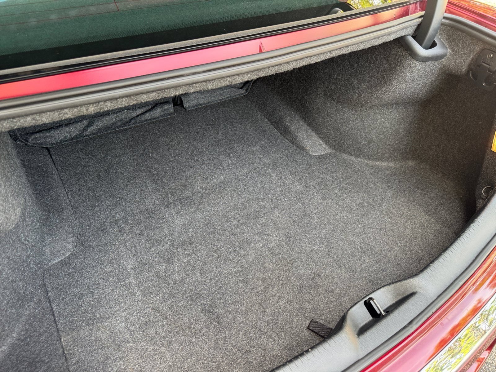 Used 2018 Chrysler 300 Touring L RWD image 16