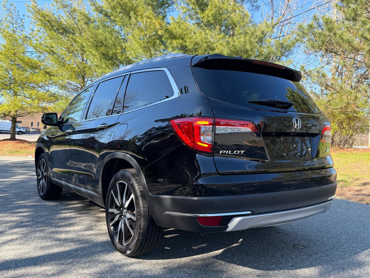 Used 2019 Honda Pilot Touring image 4