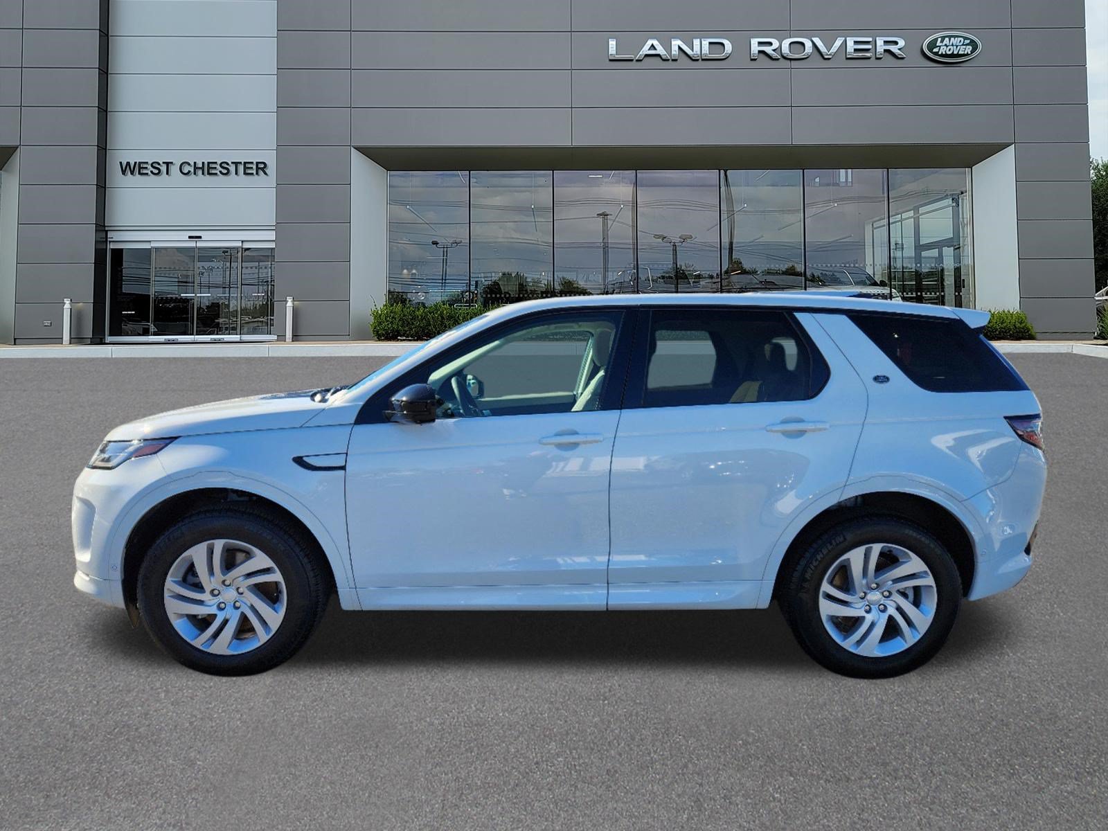Certified 2024 Land Rover Discovery Sport S AWD/4WD image 5