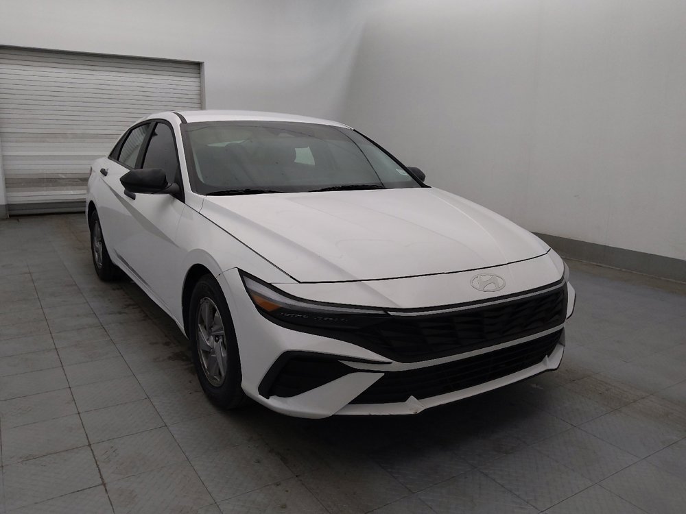 Used 2025 Hyundai Elantra SE image 13