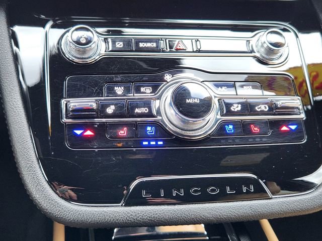 Used 2021 Lincoln Corsair Reserve w/ Equipment Group 201A image 16