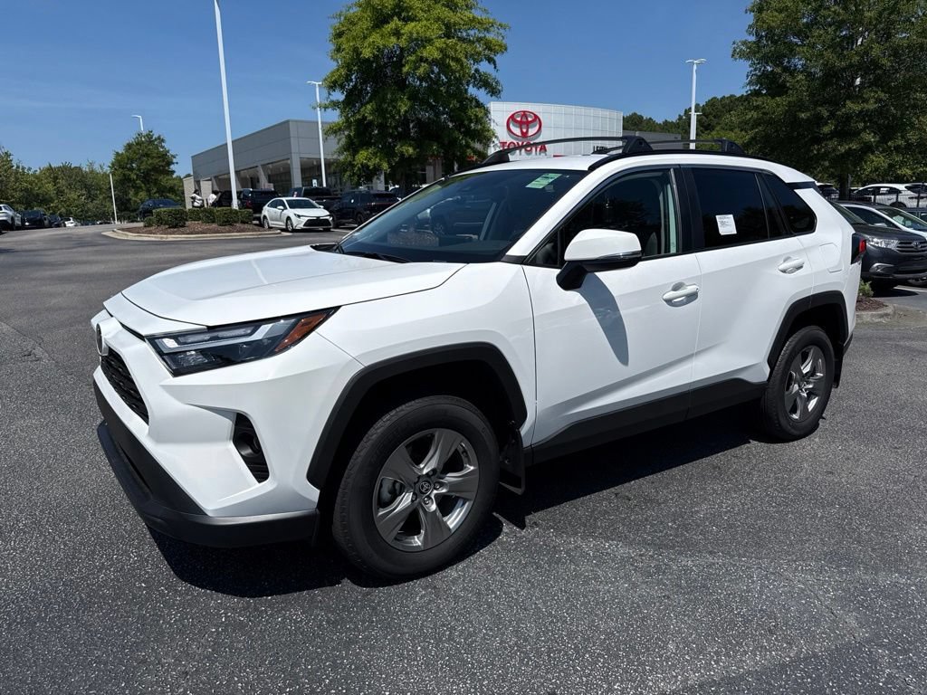 Used 2025 Toyota RAV4 XLE FWD video 1