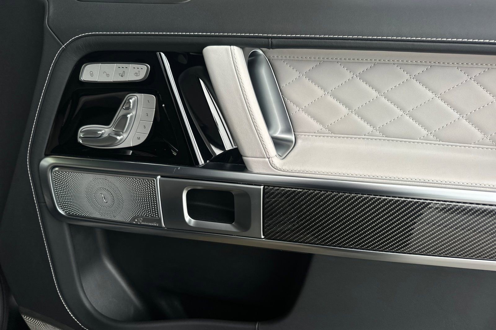 Used 2025 Mercedes-Benz G 63 AMG 4MATIC image 35