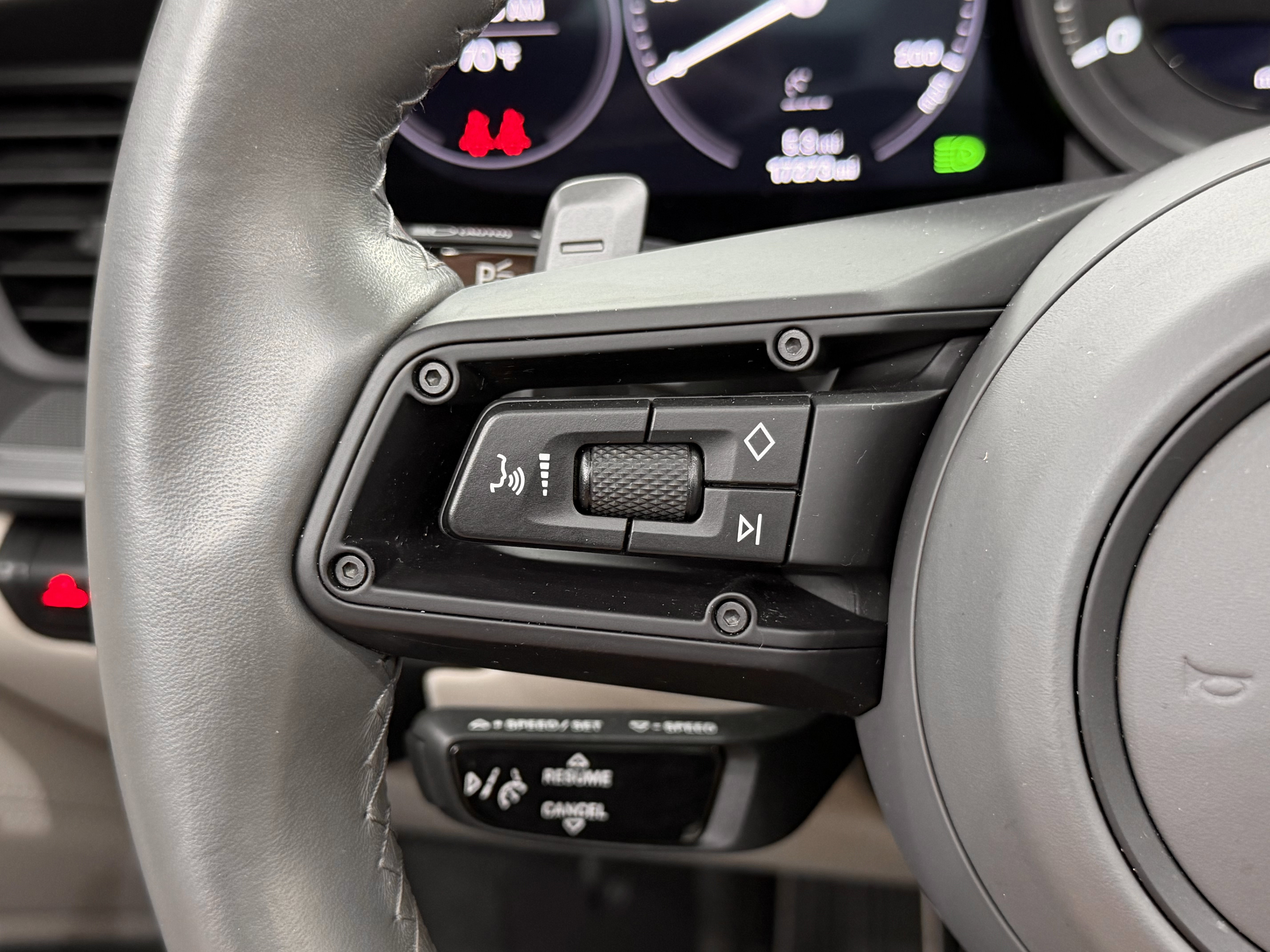 Certified 2022 Porsche 911 Targa 4S image 43