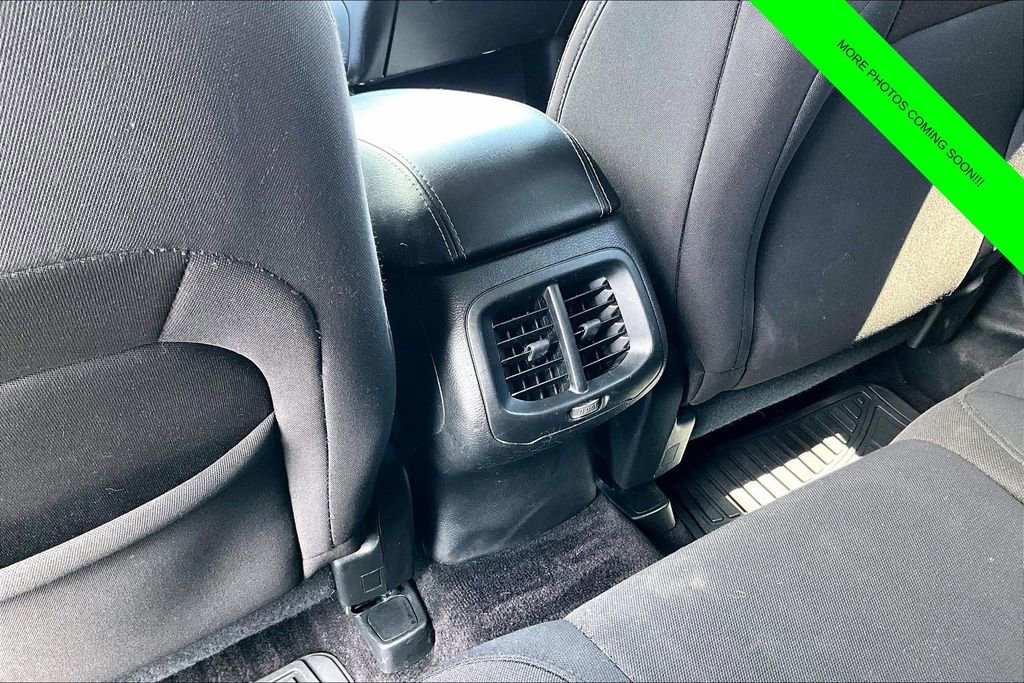 Used 2019 Jeep Cherokee Latitude w/ Popular Appearance Group AWD/4WD image 33
