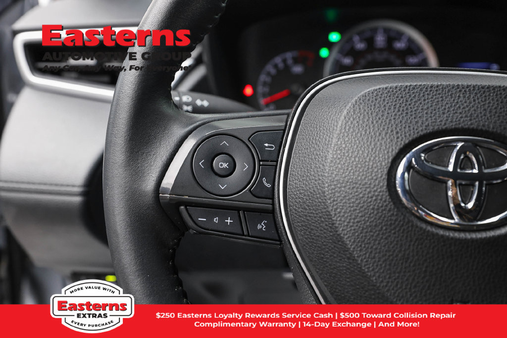 Used 2022 Toyota Corolla Cross LE AWD/4WD image 16