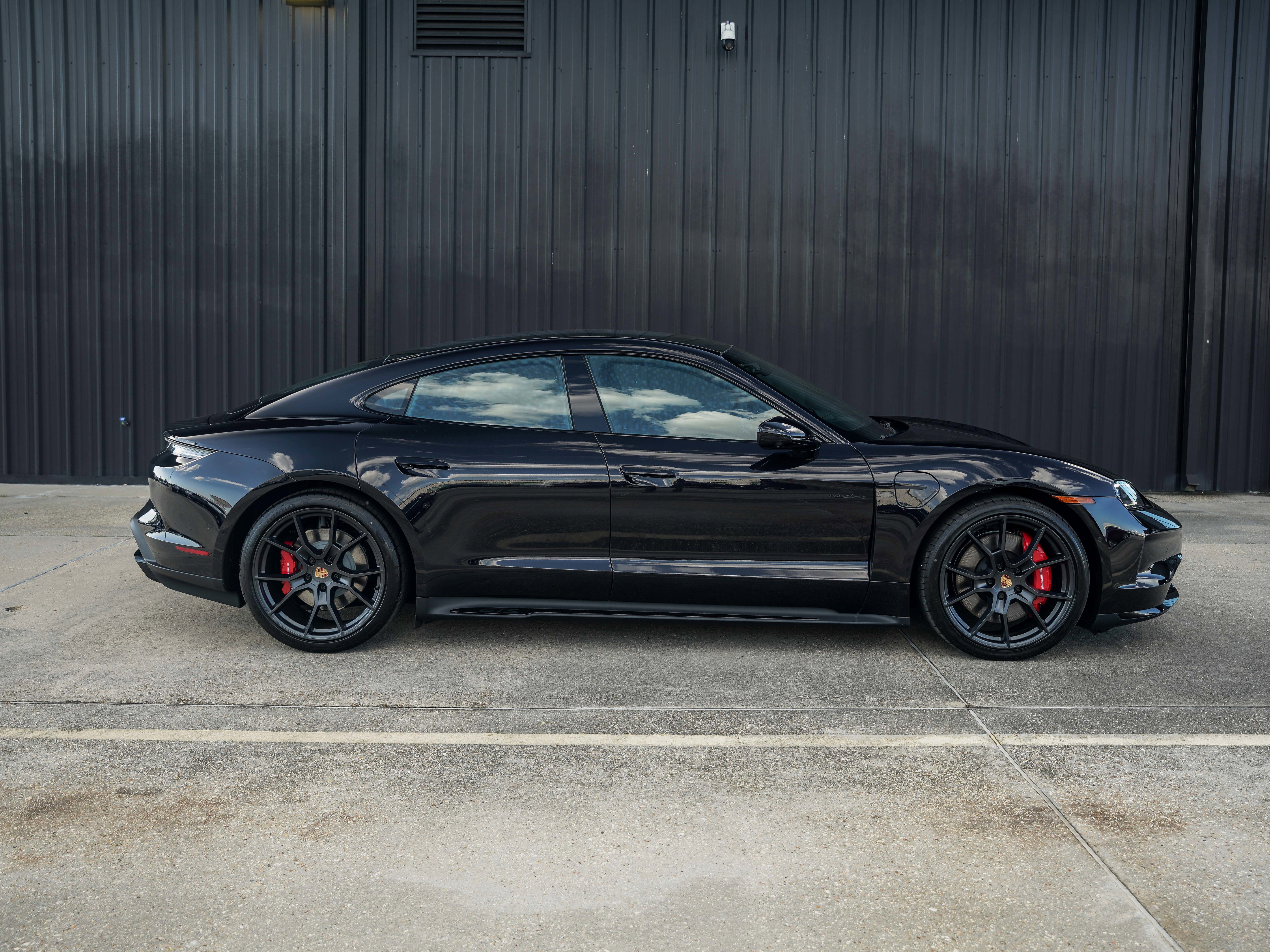 New 2025 Porsche Taycan GTS image 13