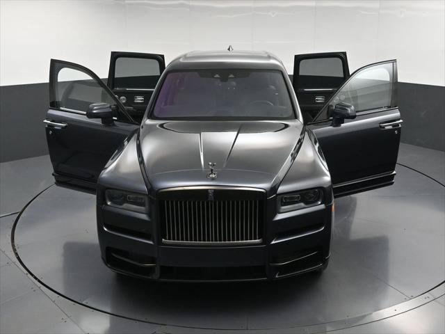 Certified 2024 Rolls-Royce Cullinan Black Badge AWD/4WD image 39