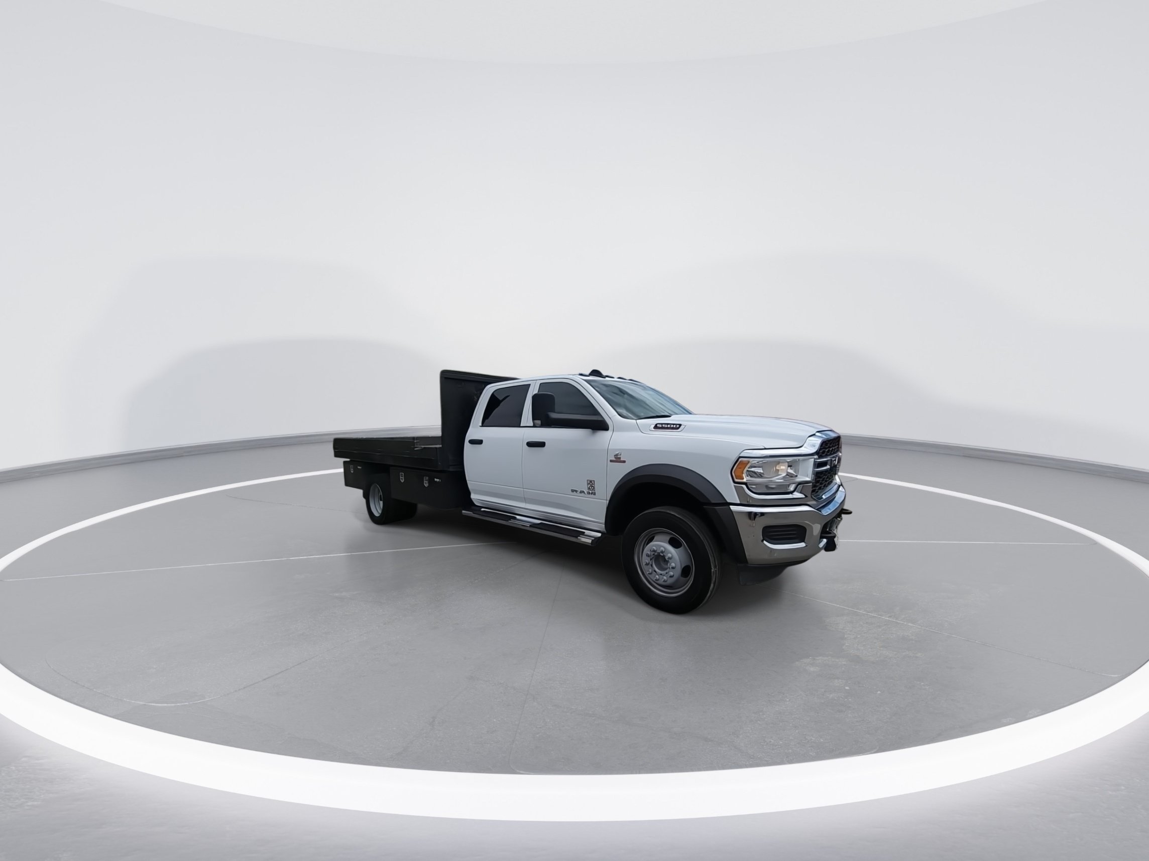 Used 2019 RAM 5500 Tradesman w/ Electrical Accessory Group AWD/4WD image 2