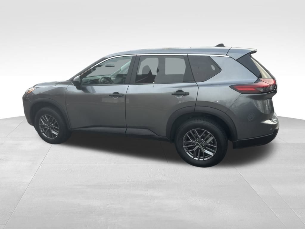 Used 2024 Nissan Rogue S image 11