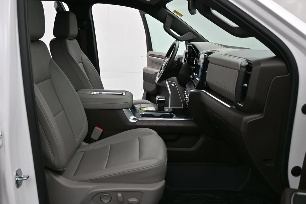 Used 2022 GMC Sierra 1500 SLT w/ SLT Convenience Package AWD/4WD image 30