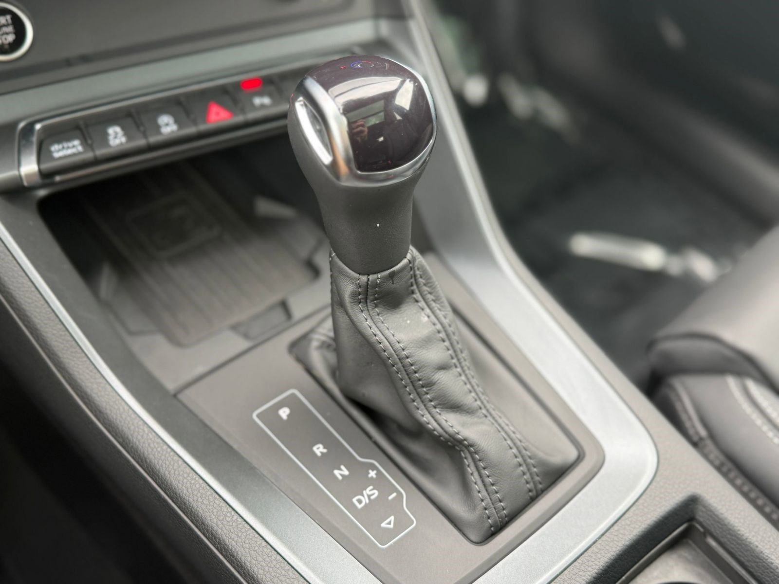 Certified 2025 Audi Q3 2.0T Premium w/ Convenience Package image 18