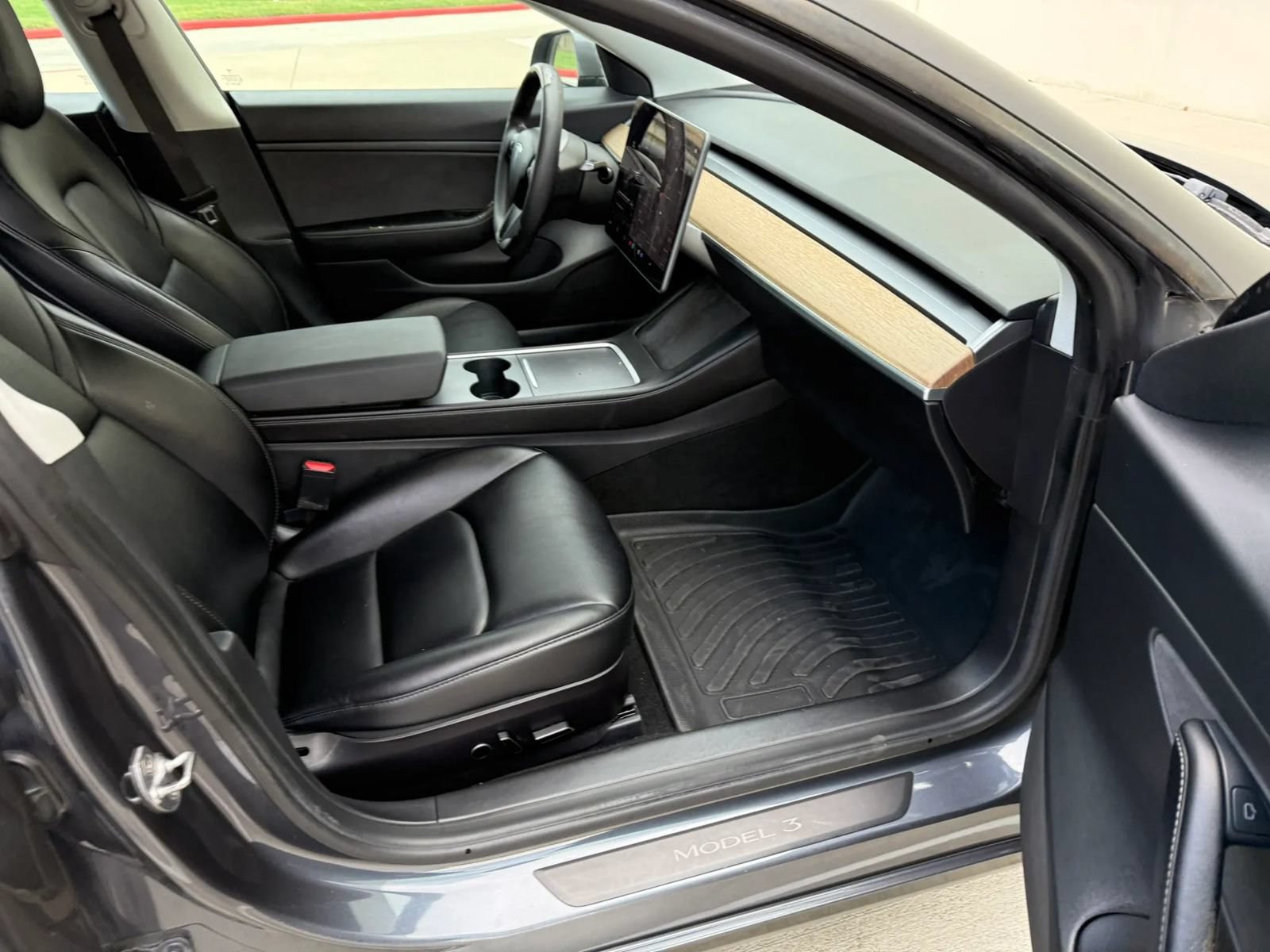 Used 2021 Tesla Model 3 Standard Range Plus RWD image 19