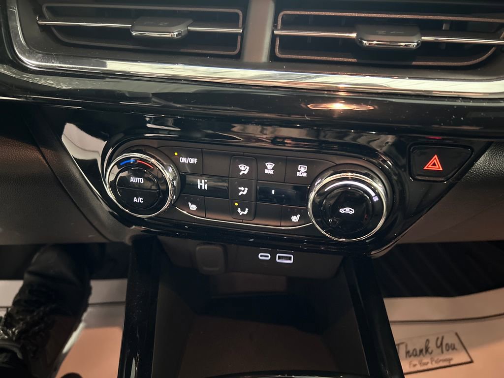 Used 2025 Chevrolet Trax RS w/ Driver Confidence Package image 19