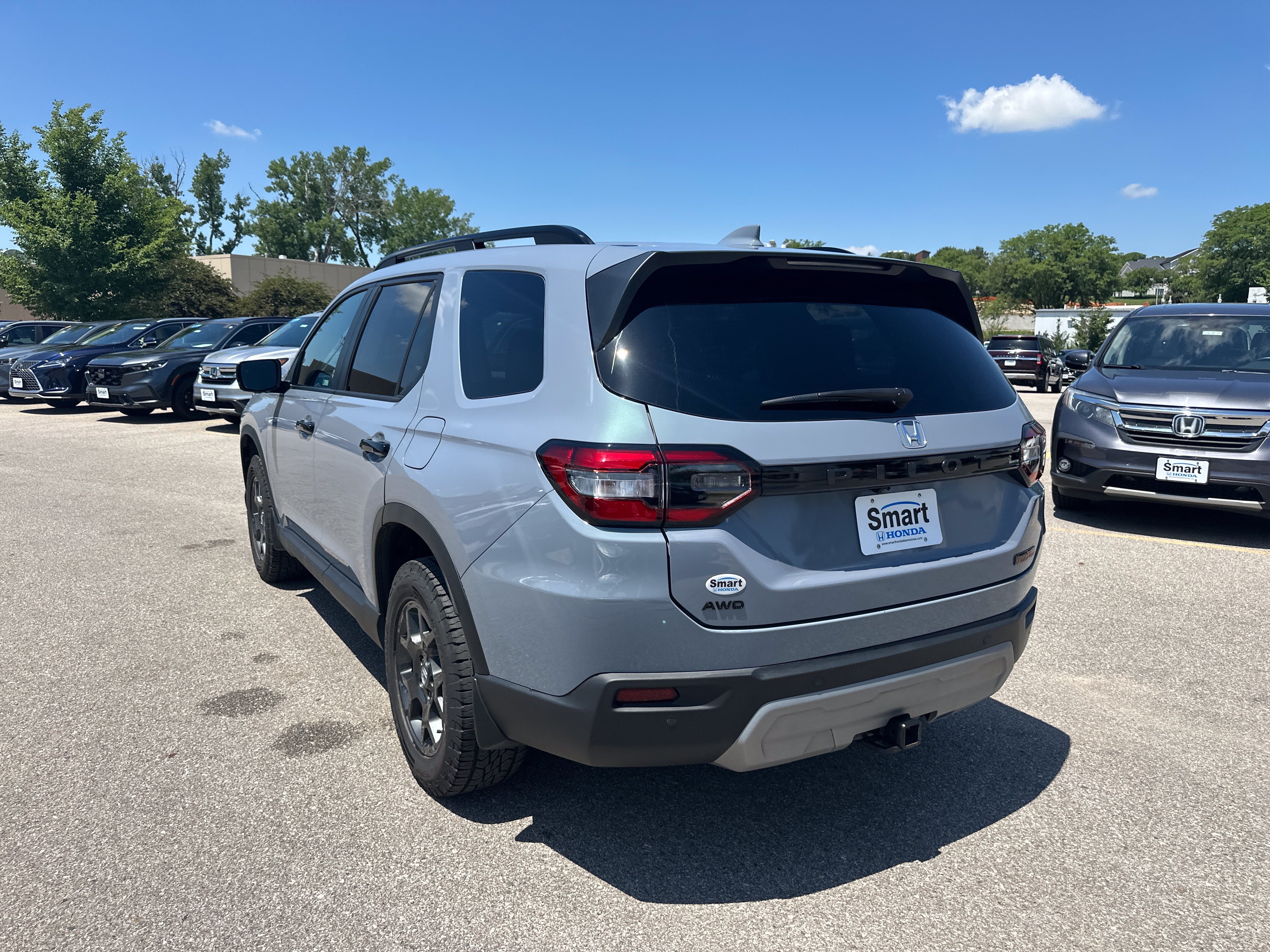 Certified 2024 Honda Pilot TrailSport image 5