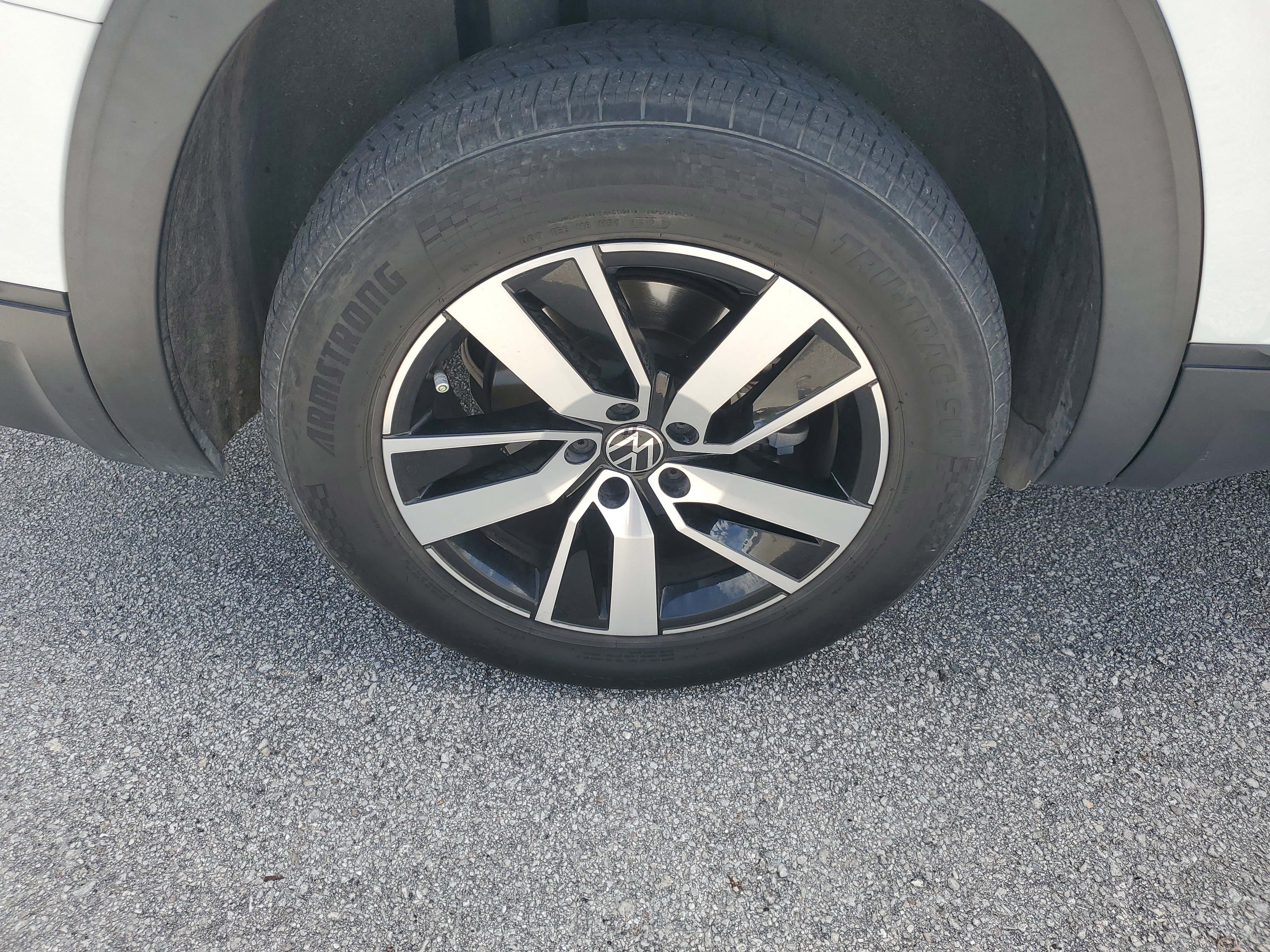 Used 2021 Volkswagen Atlas SE image 6