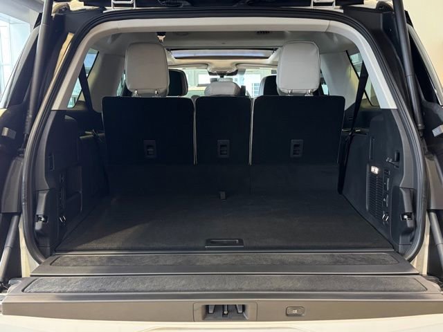 New 2026 Lincoln Navigator Reserve w/ Jet Appearance Package image 8