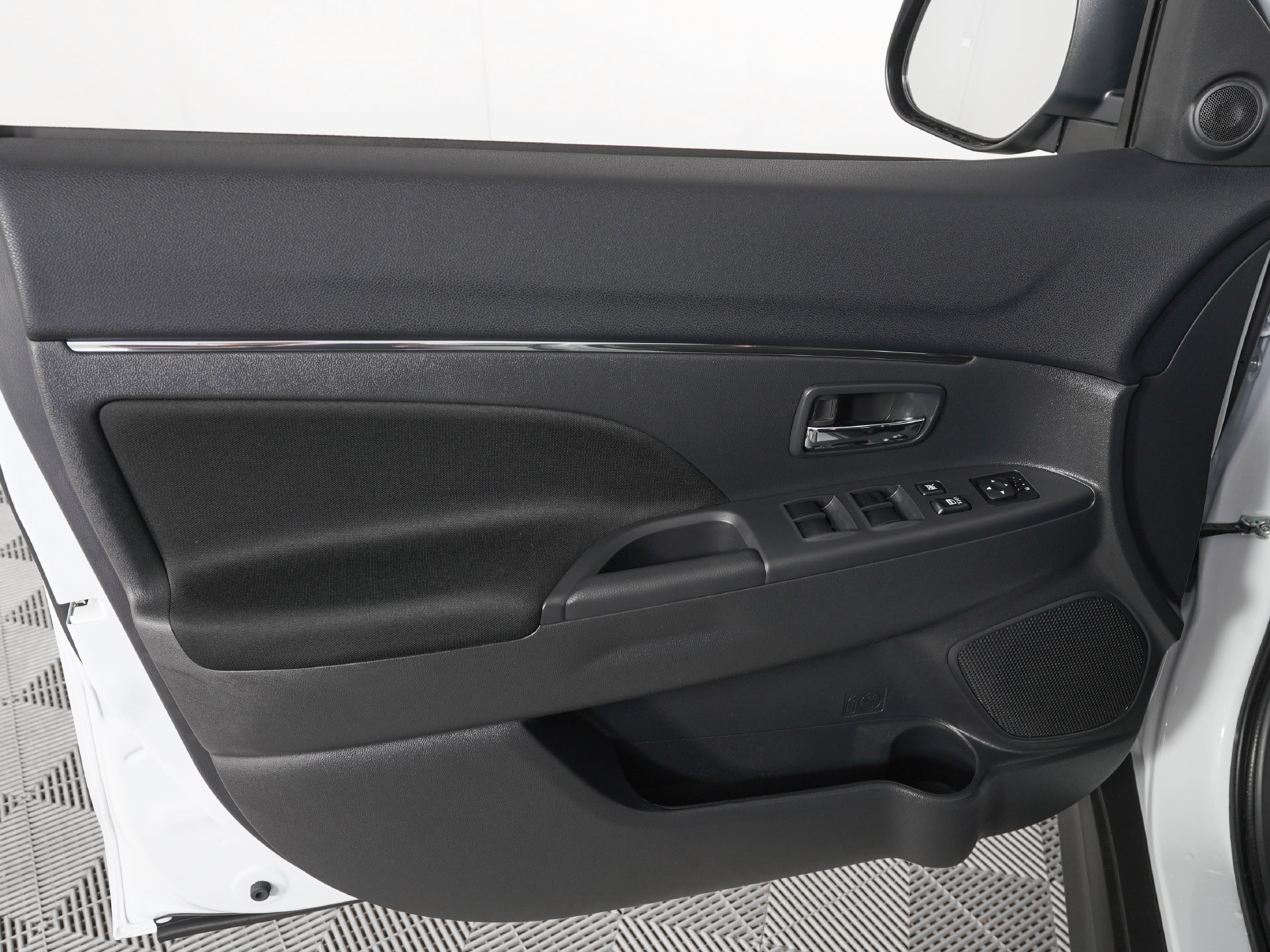 New 2027 Mitsubishi Outlander Sport LE FWD image 10