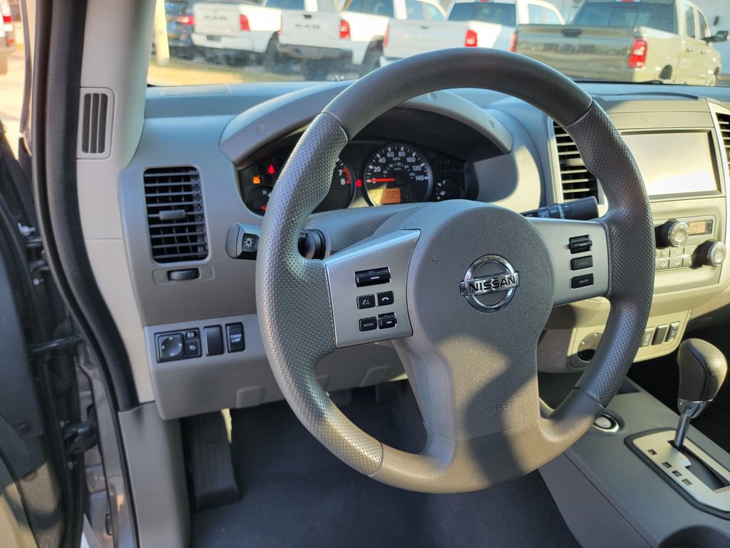 Used 2020 Nissan Frontier SV w/ Midnight Edition Floor Mats image 16