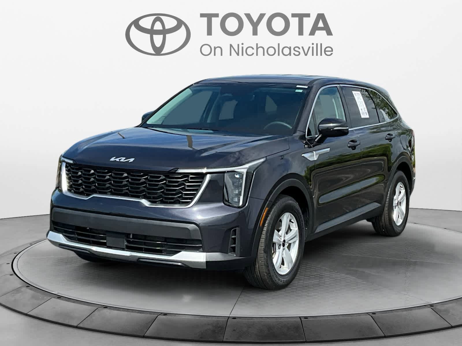 Used 2025 Kia Sorento LX