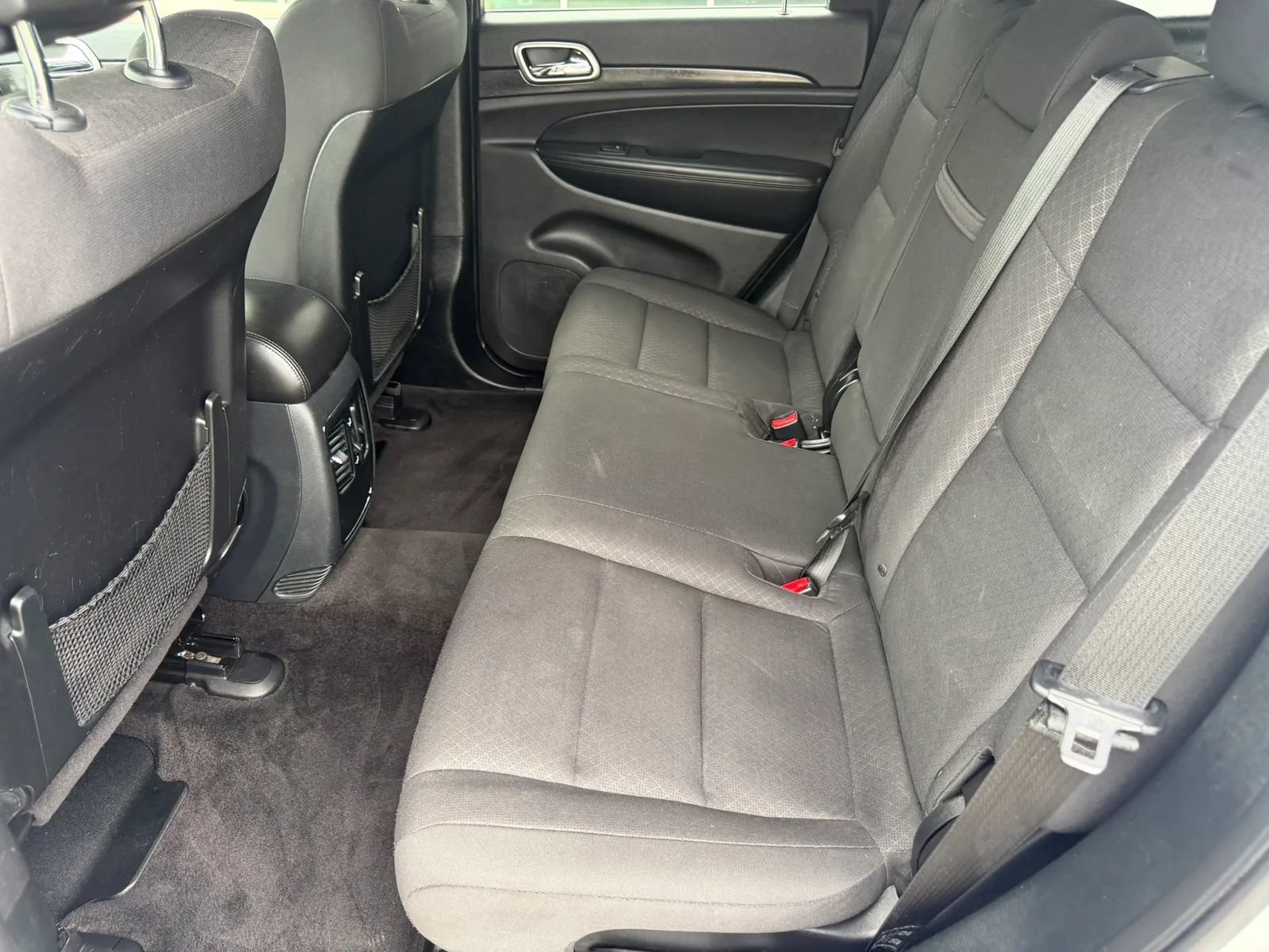 Used 2018 Jeep Grand Cherokee Laredo AWD/4WD image 5