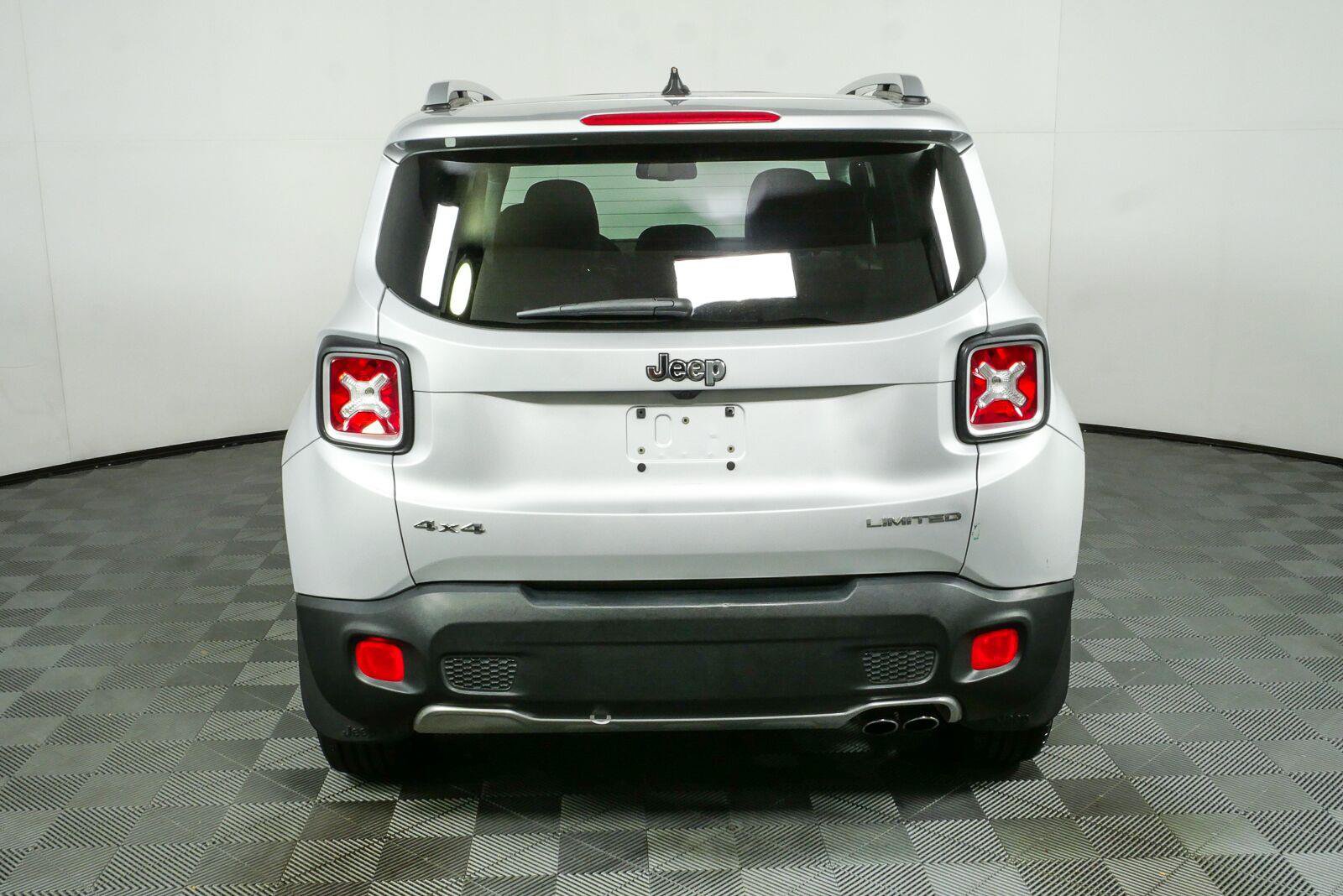 Used 2017 Jeep Renegade Limited AWD/4WD image 25