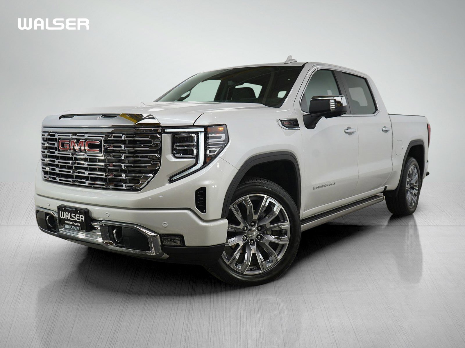 Used 2025 GMC Sierra 1500 Denali AWD/4WD image 1