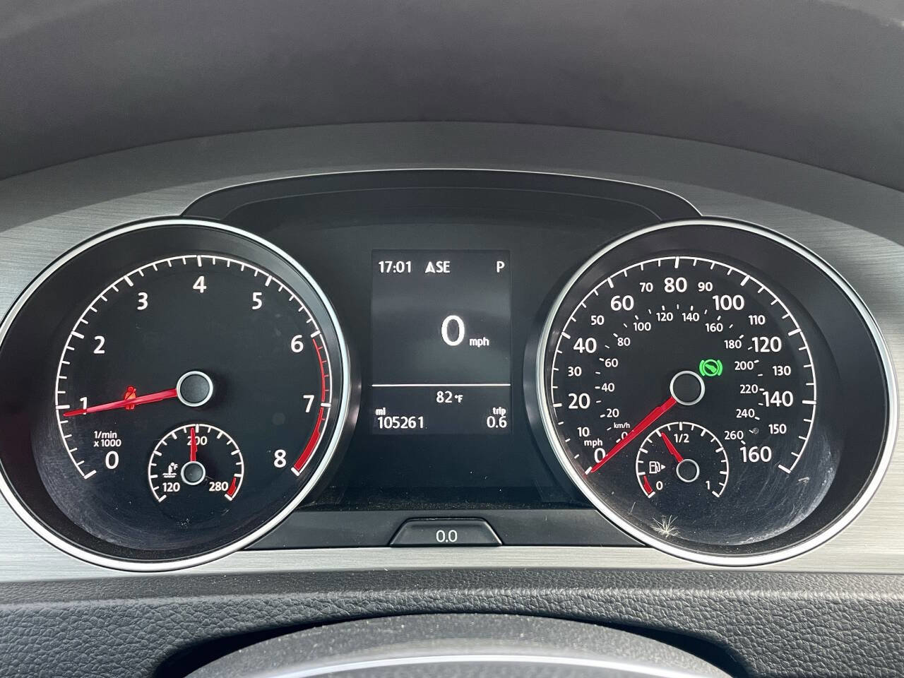 Used 2015 Volkswagen Golf S image 30