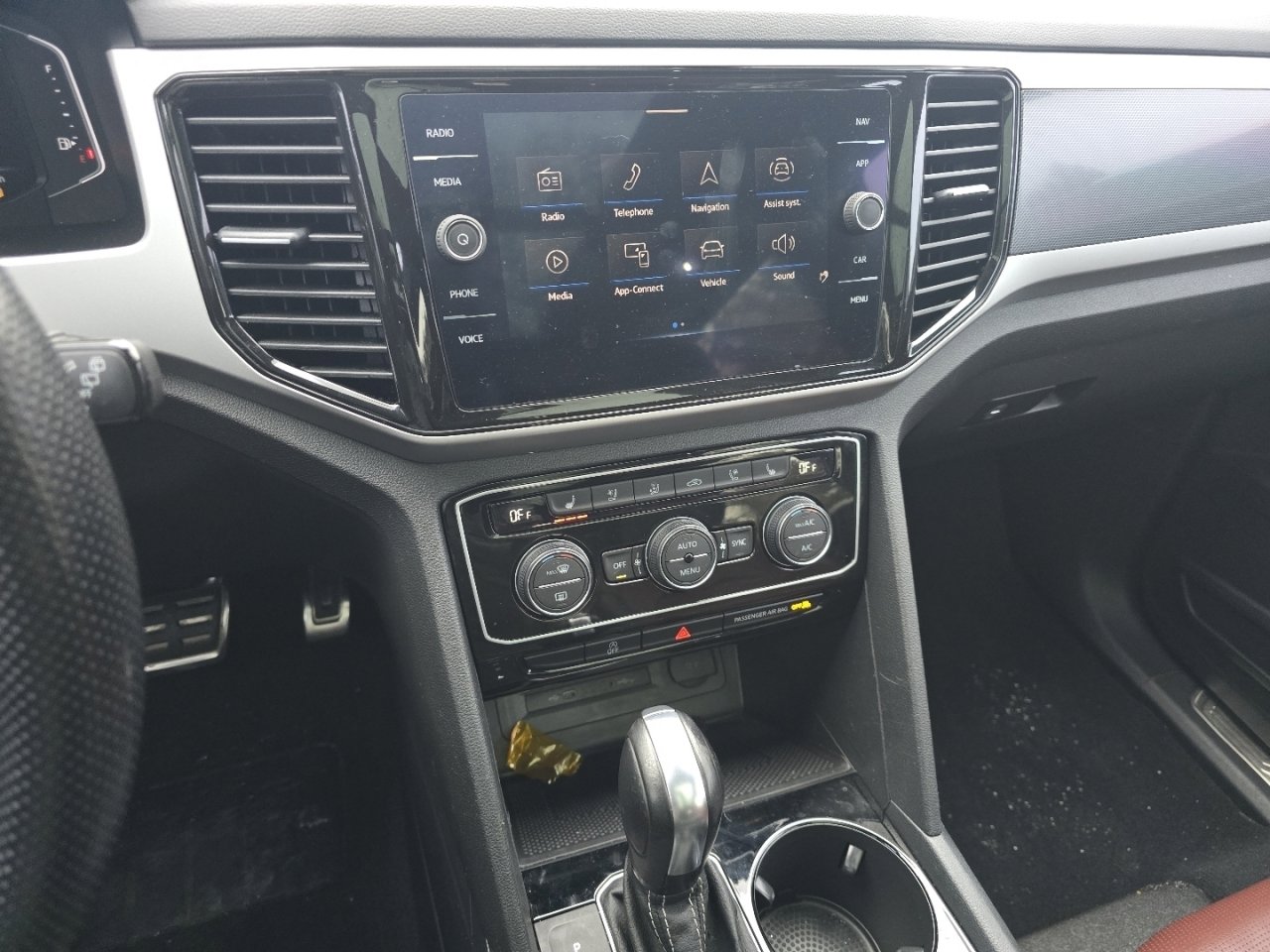 Used 2022 Volkswagen Atlas Cross Sport SEL Premium R-Line image 17