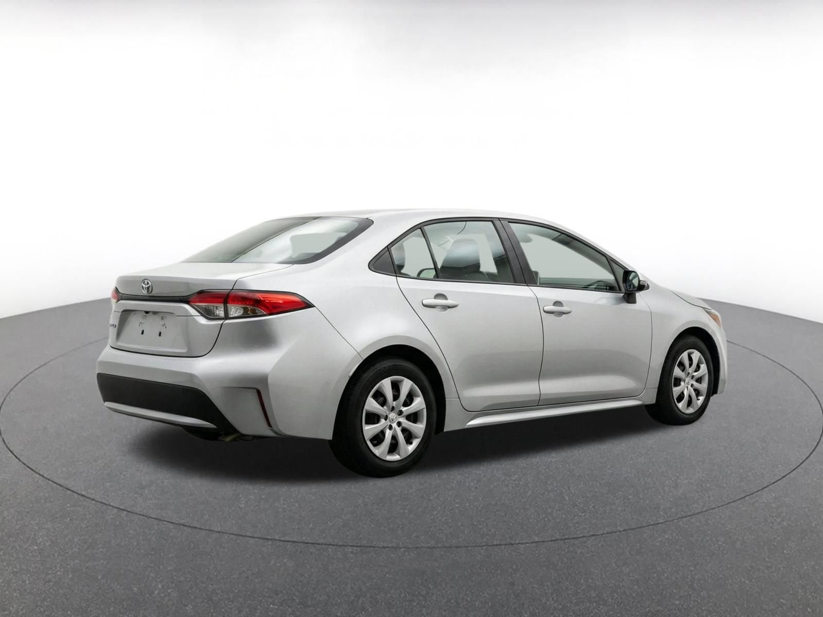 Used 2025 Toyota Corolla LE FWD image 10